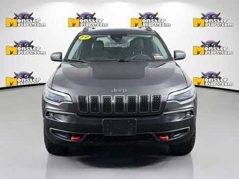 Used 2019 Jeep Cherokee Trailhawk AWD/4WD image 2