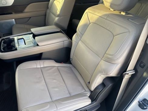 Used 2024 Lincoln Navigator L Reserve image 14
