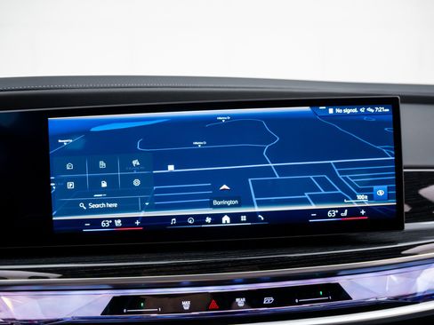 Certified 2025 BMW 740i xDrive w/ Premium Package AWD/4WD image 25