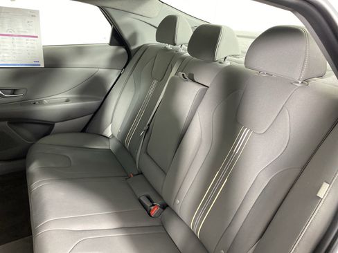 Used 2025 Hyundai Elantra SEL image 33