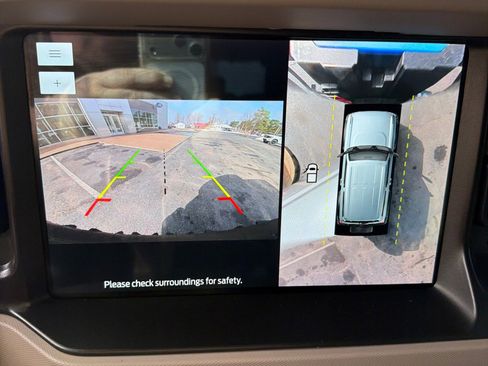 Used 2023 Ford Bronco Wildtrak image 18