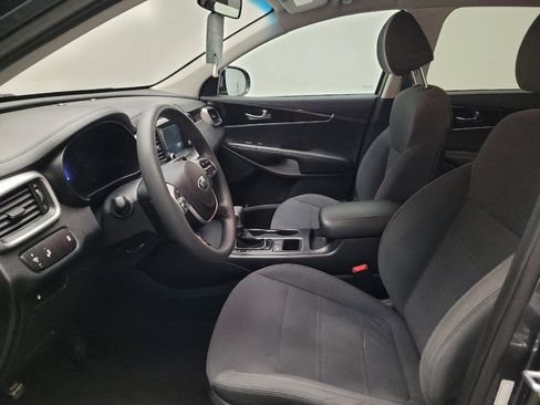 Used 2020 Kia Sorento LX image 17