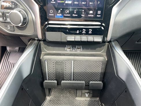 Used 2025 RAM 1500 Big Horn AWD/4WD image 19