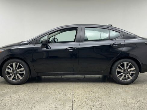 Used 2025 Nissan Versa SV image 5