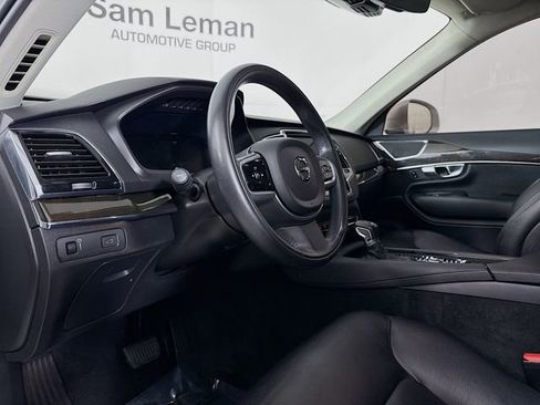 Used 2018 Volvo XC90 T6 Momentum w/ Convenience Package image 9