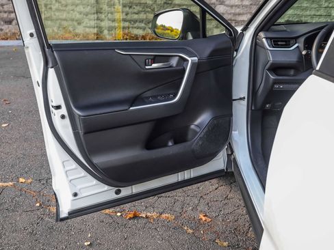 Used 2022 Toyota RAV4 XSE image 22