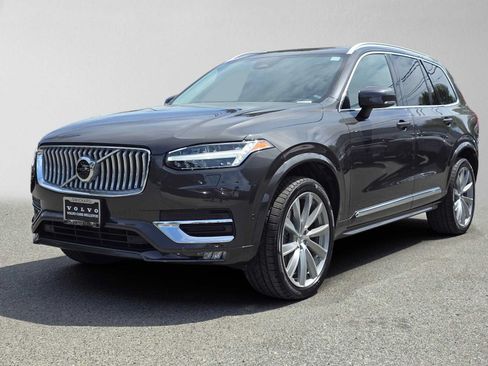 Certified 2023 Volvo XC90 B6 Ultimate w/ Lounge Package AWD/4WD image 9