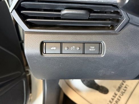 Used 2022 Nissan Altima 2.5 SR AWD/4WD image 17
