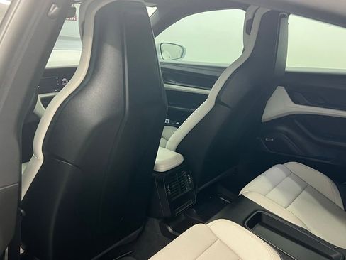 Used 2020 Porsche Taycan 4S image 12