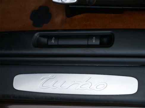Used 2009 Porsche 911 Turbo image 11