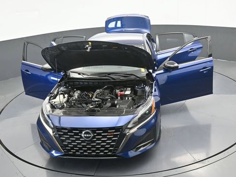 Used 2024 Nissan Altima 2.5 SR image 70