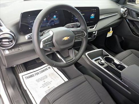 New 2026 Chevrolet Equinox LT image 3