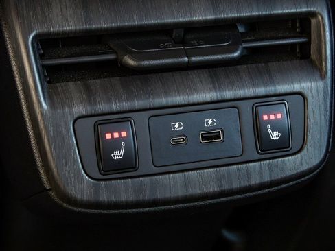 Used 2023 Nissan Ariya AWD image 36