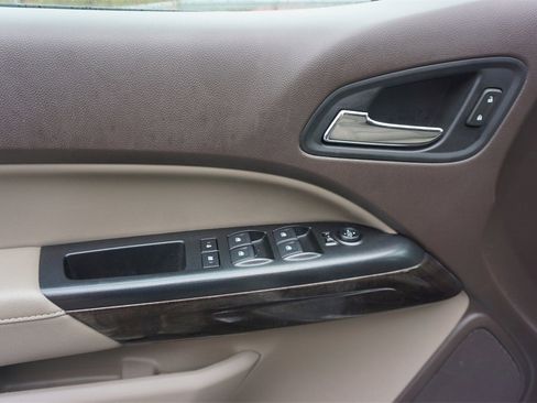 Used 2019 GMC Canyon SLE w/ SLE Convenience Package image 4