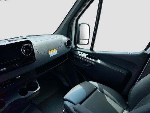 New 2025 Mercedes-Benz Sprinter 2500 image 23