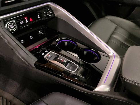 Certified 2025 Audi Q5 Premium w/ Convenience Package AWD/4WD image 18