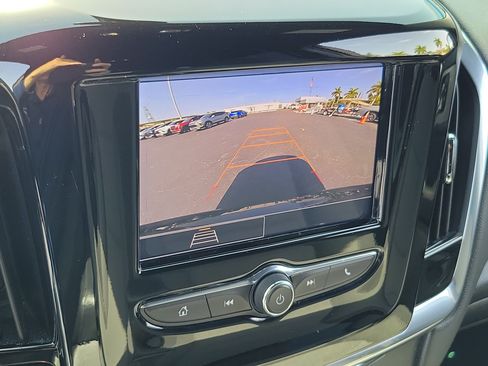 Used 2023 Chevrolet Traverse LT FWD image 30