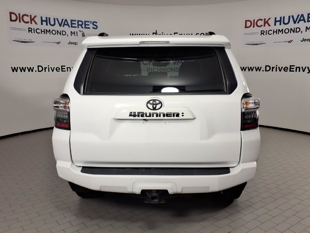 Used 2024 Toyota 4Runner SR5 Premium w/ Moonroof Package AWD/4WD image 5