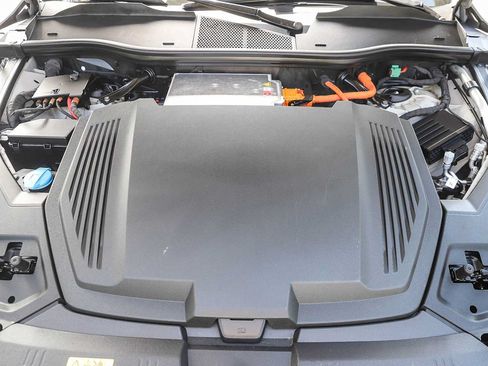 Used 2021 Audi e-tron Premium w/ Convenience Plus Package AWD/4WD image 25