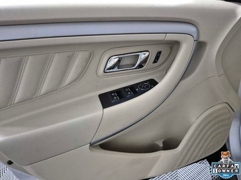 Used 2018 Ford Taurus SE FWD image 15