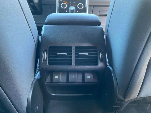 Used 2020 Land Rover Discovery Sport image 27