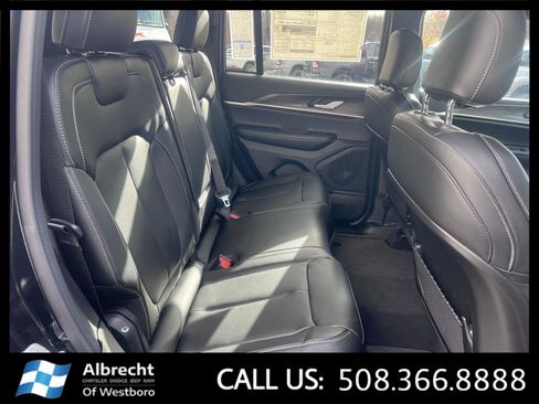 New 2025 Jeep Grand Cherokee Limited image 14