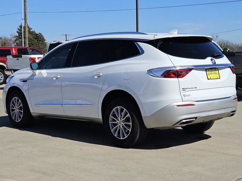 Used 2024 Buick Enclave Premium image 6