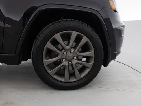 Used 2017 Jeep Grand Cherokee Limited 75th Anniversary AWD/4WD image 19