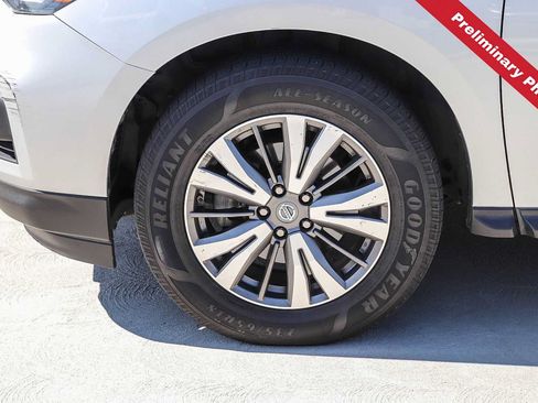 Used 2017 Nissan Pathfinder SV FWD image 10