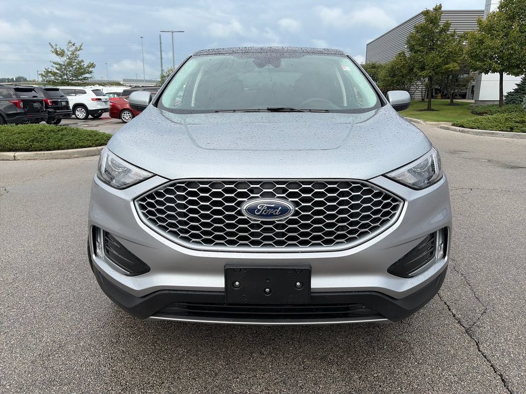 Used 2024 Ford Edge SEL w/ Convenience Package AWD/4WD image 2