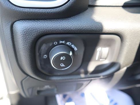 New 2026 RAM 1500 Express AWD/4WD image 18