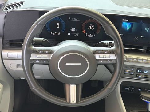 Used 2025 Hyundai Kona SEL FWD image 4