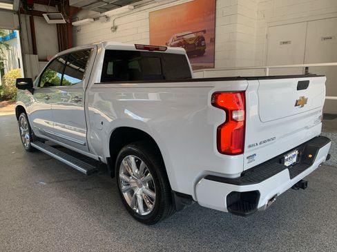Used 2026 Chevrolet Silverado 1500 High Country AWD/4WD image 6
