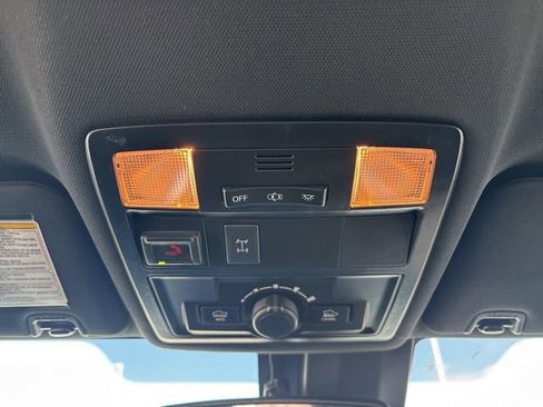 Used 2020 Toyota Tacoma TRD Off-Road image 34