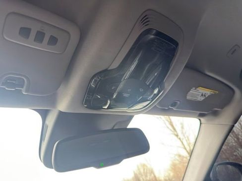 Used 2018 Alfa Romeo Giulia Base image 19