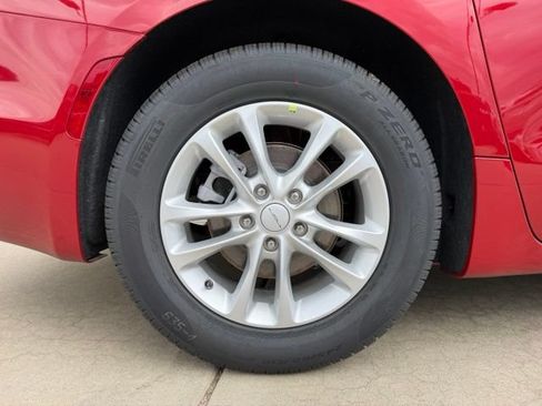 New 2027 Chrysler Pacifica Select FWD image 9