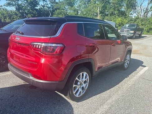Used 2025 Jeep Compass Limited AWD/4WD image 10