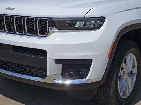 New 2026 Jeep Grand Cherokee L Laredo AWD/4WD image 6