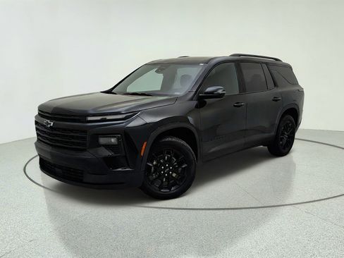 Used 2024 Chevrolet Traverse LT w/ Midnight/Sport Edition AWD/4WD image 1
