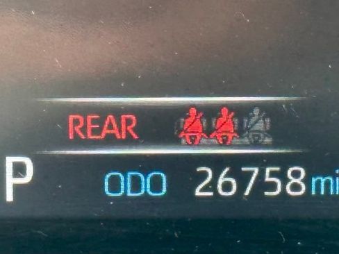 Used 2022 Toyota RAV4 XLE Premium AWD/4WD image 21