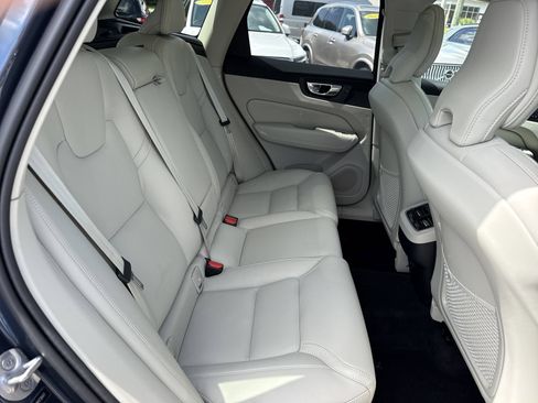 Certified 2024 Volvo XC60 B5 Ultimate w/ Protection Package Premier AWD/4WD image 30