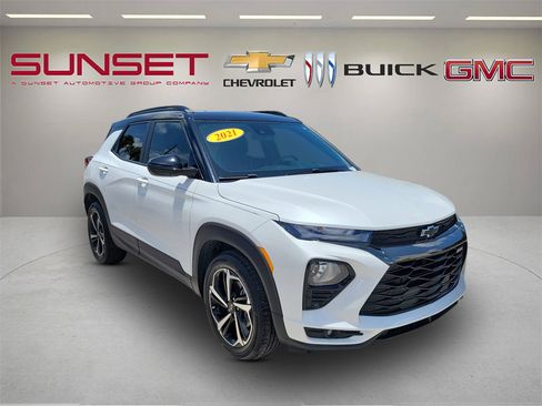 Certified 2021 Chevrolet TrailBlazer RS w/ Sun and Liftgate Package FWD image 1