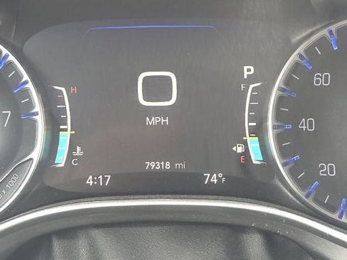 Used 2023 Chrysler Pacifica Touring-L FWD image 48