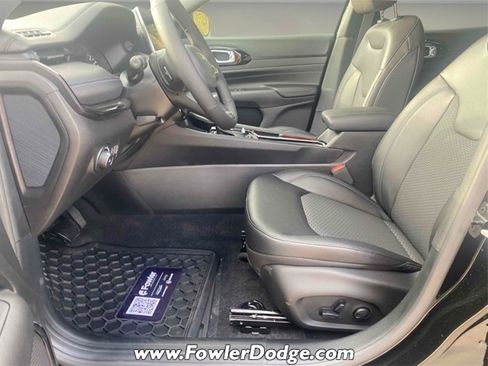 New 2025 Jeep Compass Latitude w/ Convenience Group image 19