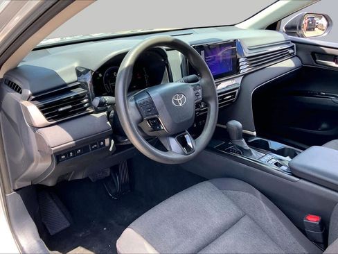Used 2025 Toyota Camry LE FWD image 17