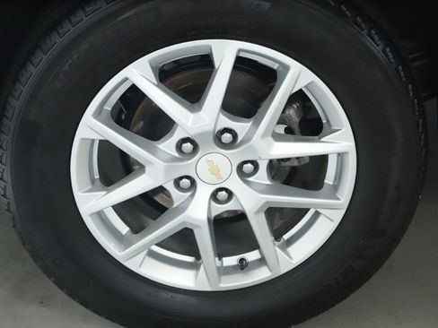 Used 2024 Chevrolet Equinox LS w/ LS Convenience Package image 12