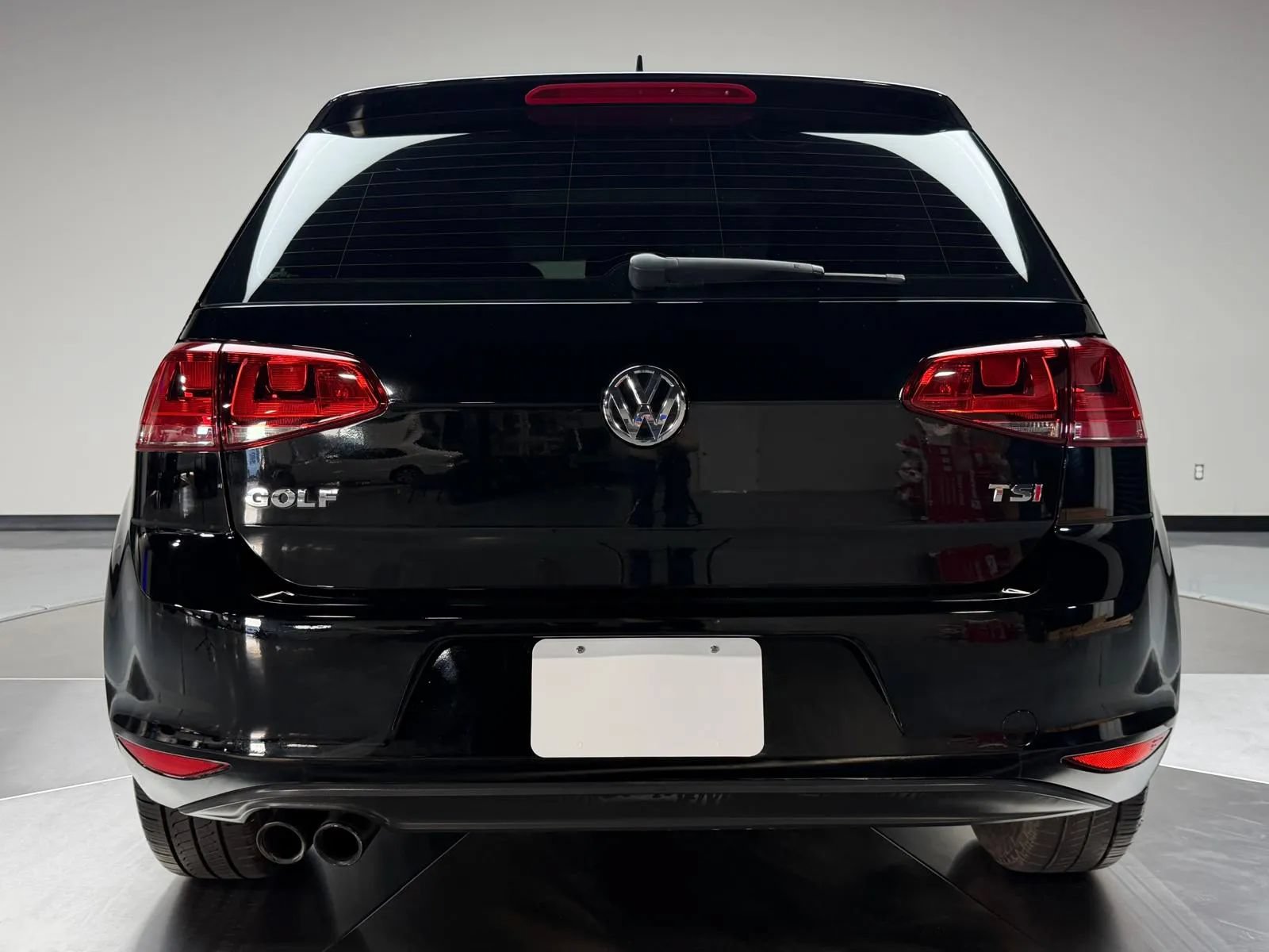 Used 2017 Volkswagen Golf S FWD image 5
