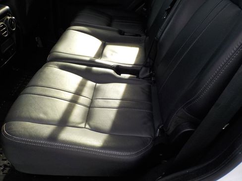 Used 2015 Land Rover LR4 HSE image 21