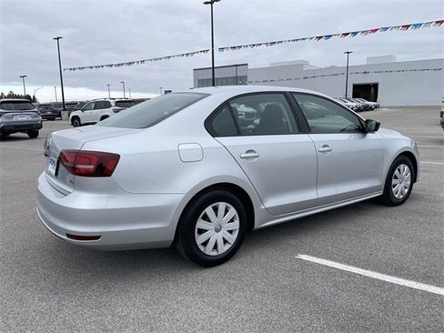 Used 2016 Volkswagen Jetta S image 5