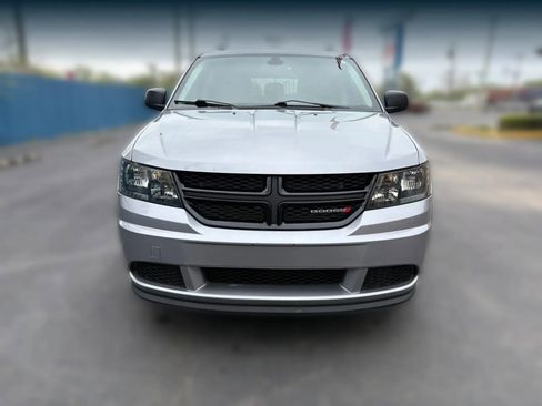 Used 2018 Dodge Journey SE w/ Popular Equipment Group image 2